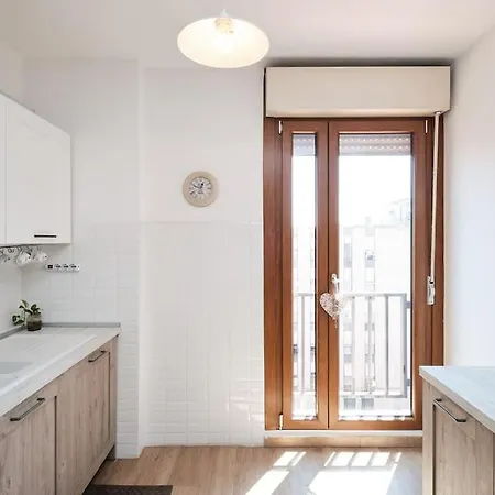 Porta Di Roma, Moderno Luminoso Con Wi-fi E Ac